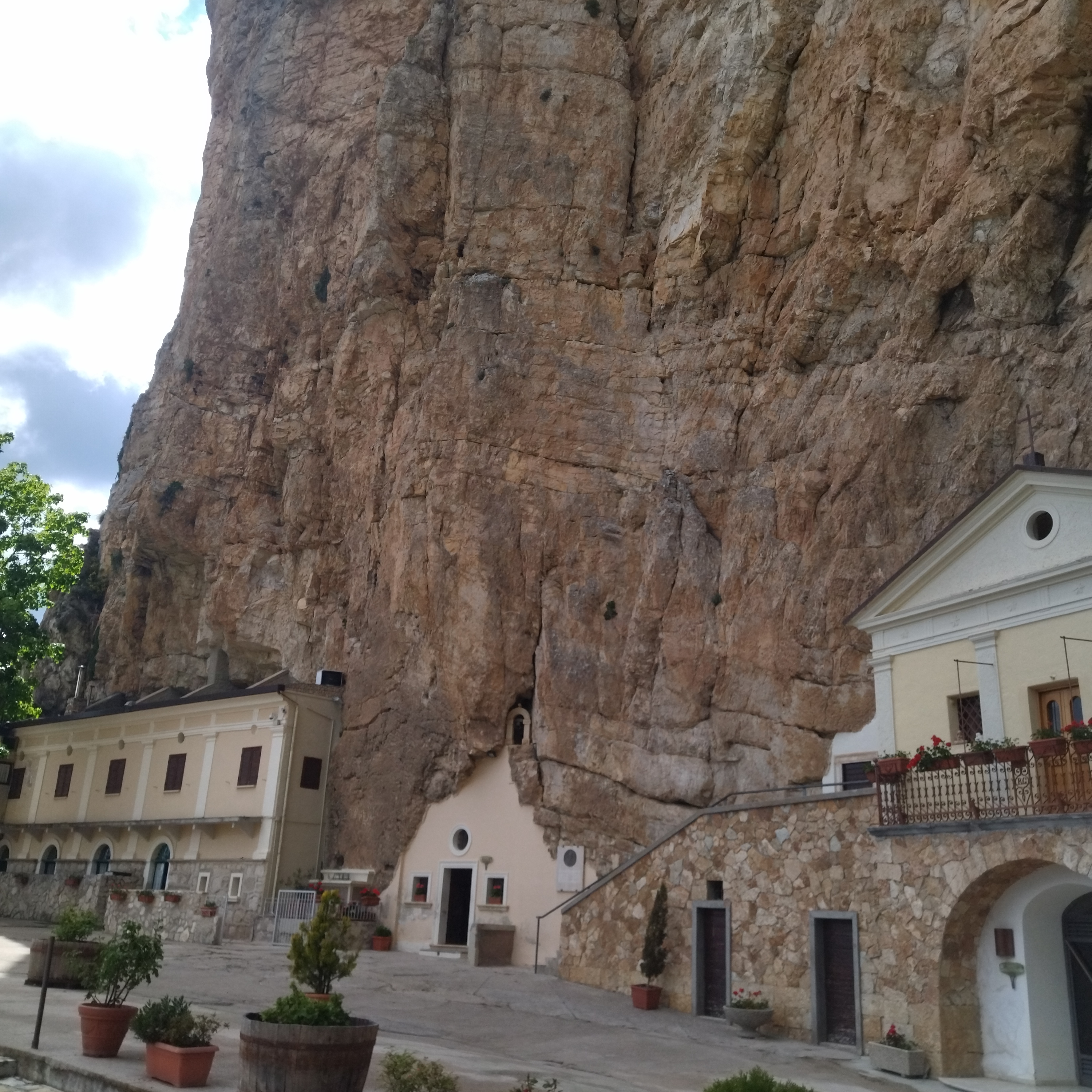 L‘incanto e la spiritualità del Santuario della SS. Trinità a Vallepietra