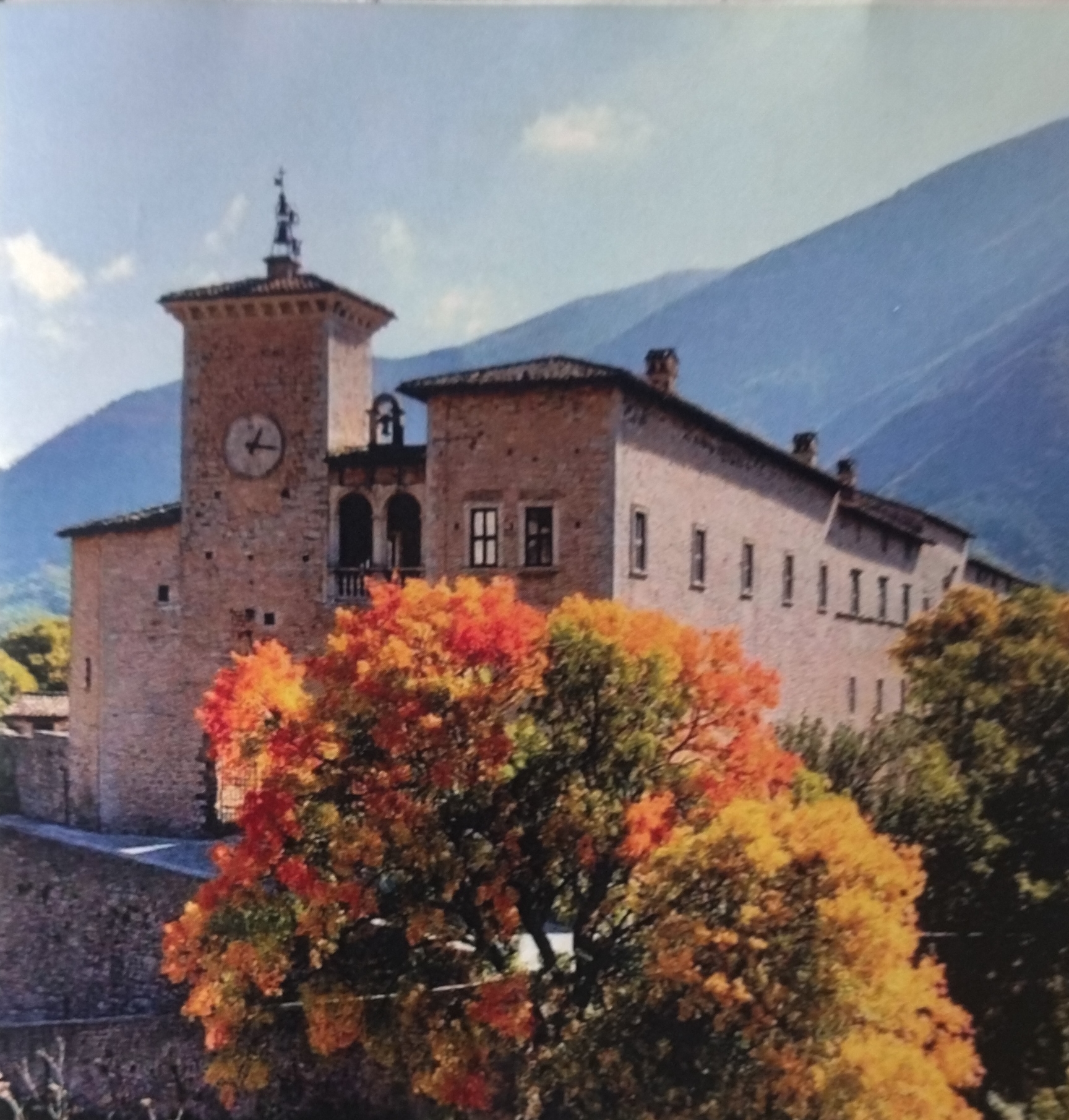 Il Castello Brancaleoni e la mostra “Fasti di Corte, gli abiti dei Della Rovere”