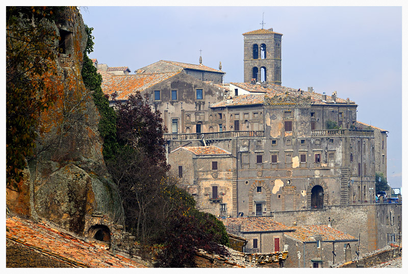 Lungo la via Borghese di Bomarzo  il Palazzo Orsini Lante Della Rovere