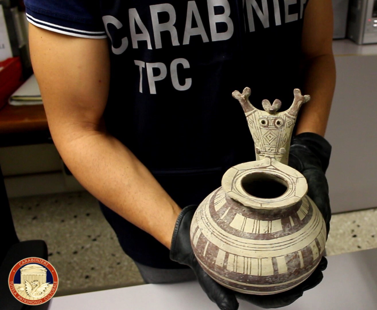 Museo Archeologico Nazionale di Adria: consegnate 14 pregiate ceramiche archeologiche dai Carabinieri TPC.
