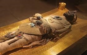 La  Mummificazione: requisito per l’immortalità