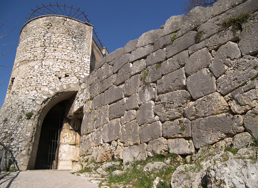 Le Mura ciclopiche di Alatri, nel segno del gigantismo